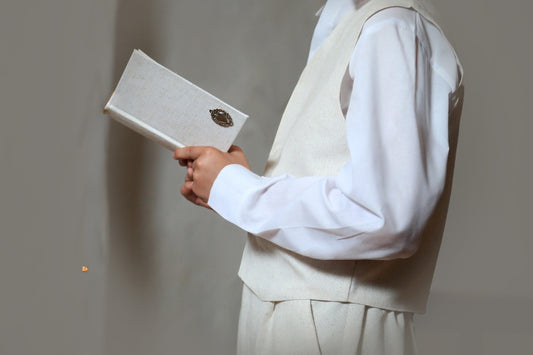 Biblia Forrada con Detalle de Metálico